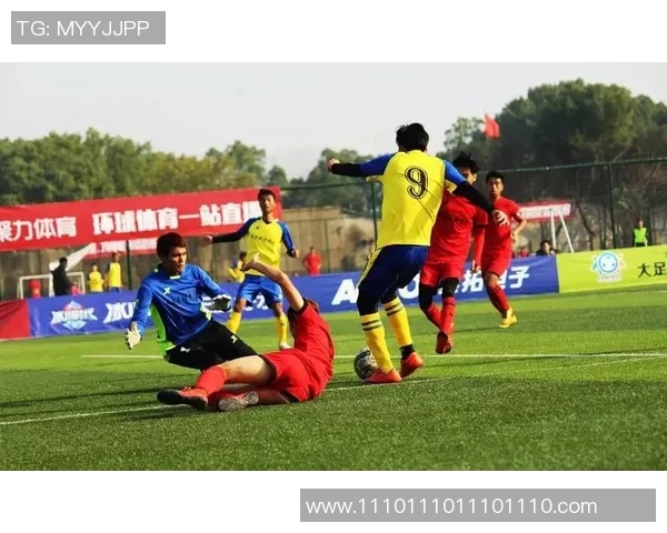 足球明星晋美的生平成就与精彩瞬间全景展示